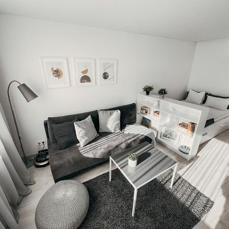 Marijampole Apartment With Free Parking Екстериор снимка